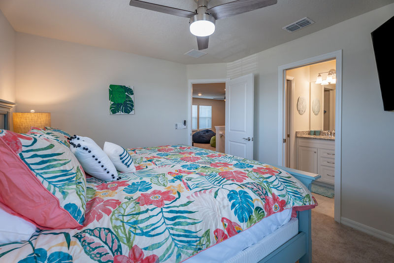 King Suite Bedroom 4 Upstairs, Attached Bathroom 
65" Smart TV