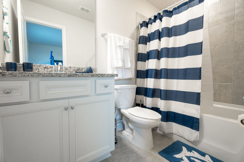 Twin/Double Bunk Suite Bathroom 3 Upstairs Tub/Shower Combo