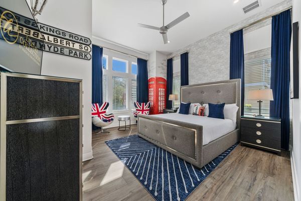 Sleep peacefully in this London themed suite