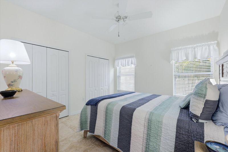 Bedroom 3 with queen bed