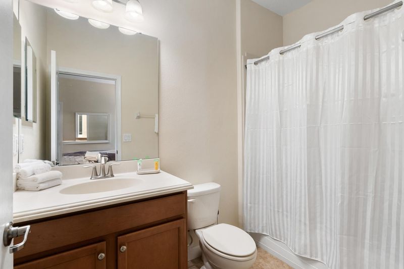 Queen Suite Bathroom 2 Downstairs Tub/Shower Combo