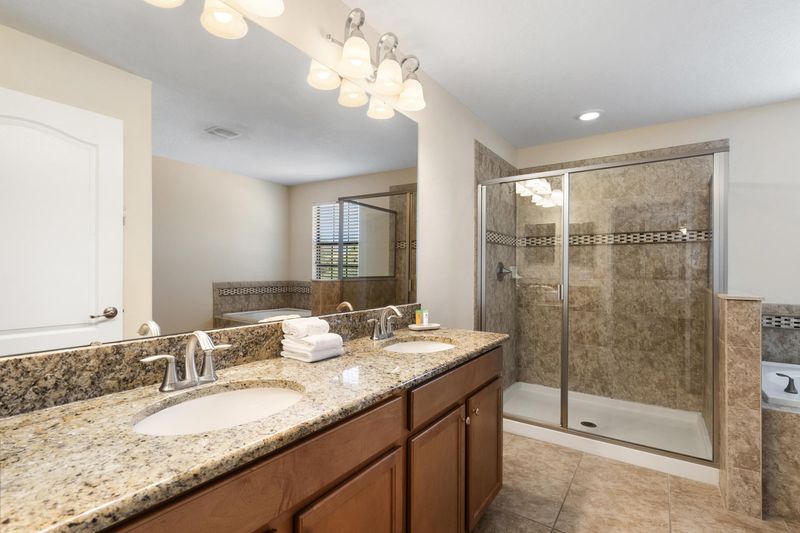 Master King Bathroom 1 Upstairs Tub & Shower