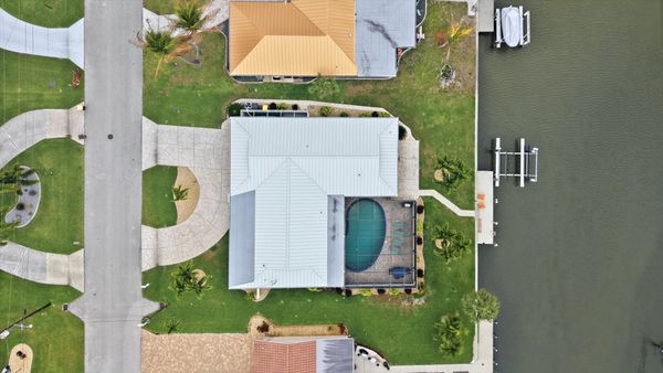 Beautiful 3 bedroom, 3 bathroom waterfront home with private pool in Punta Gorda, FL