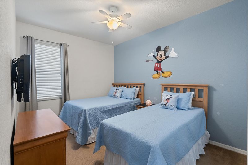 Twin/Double Bedroom 3 31" TV
Mickey Theme