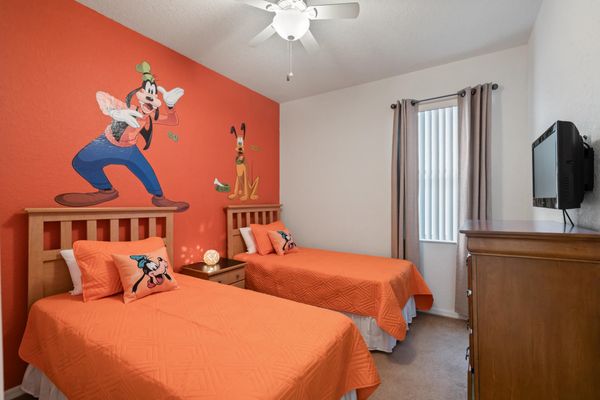 Two Twins Bedroom 4 23" TV Goofy/Pluto Theme