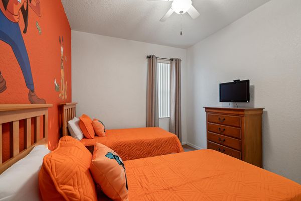 Two Twins Bedroom 4 23" TV Goofy/Pluto  Theme