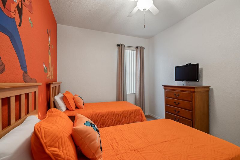 Two Twins Bedroom 4 23" TV Goofy/Pluto  Theme