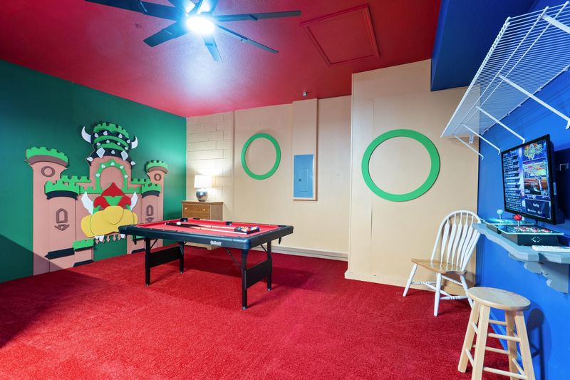 Game Room/Bunk Bedroom 4
Three Twin Beds
32" TV / 2 game consoles
Pool Table