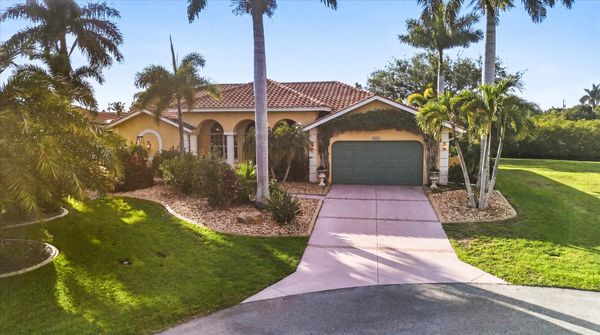 Parking for 4 in driveway