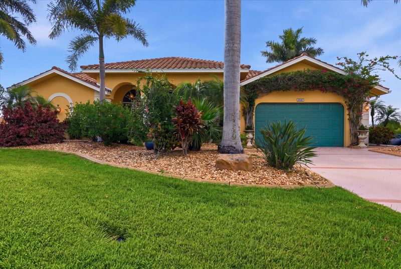Gorgeous landscaping