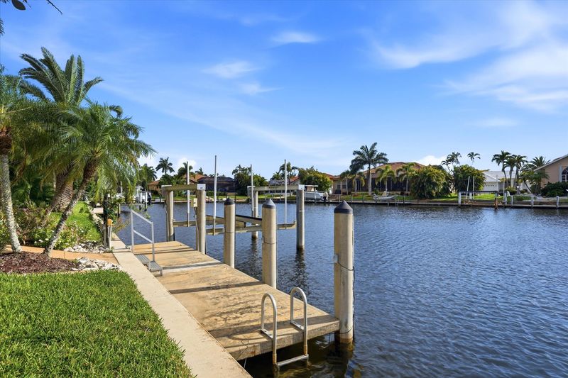 Dock size: 7' x 30' with power & water