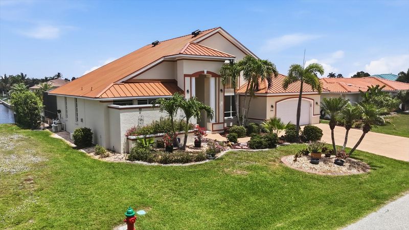Beautiful 3 bedroom, 2 bathroom waterfront home with private pool in Punta Gorda, FL