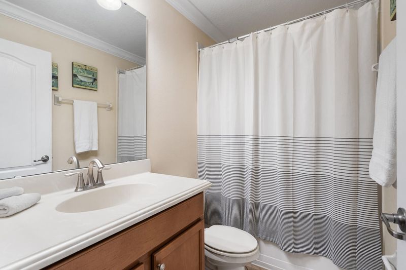 Hall Bathroom 4 Upstairs Tub/Shower Combo