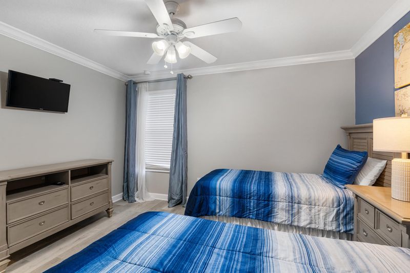 Two Twins Bedroom 3 Upstairs 28" TV