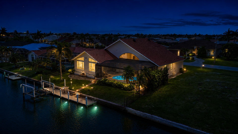 Beautiful 3 bedroom, 2 bathroom waterfront home with private pool in Punta Gorda, FL