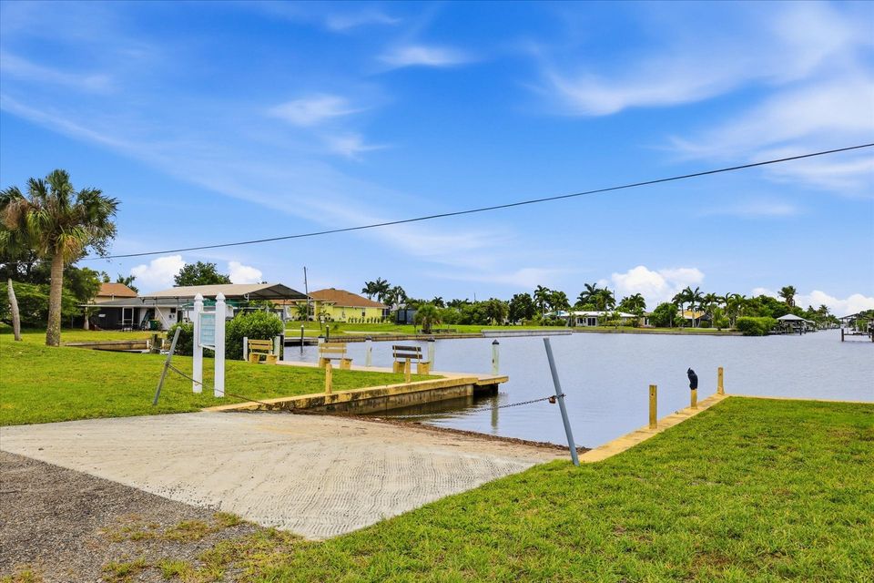 Boat launch 100' from home