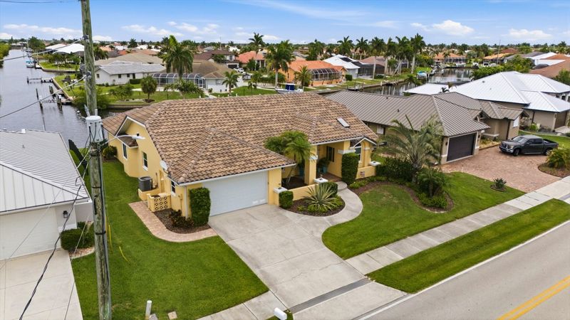 Gorgeous 4 bedroom, 2 bathroom waterfront home with private pool in Punta Gorda, FL