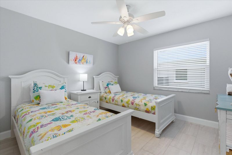Bedroom 2 with two twin beds