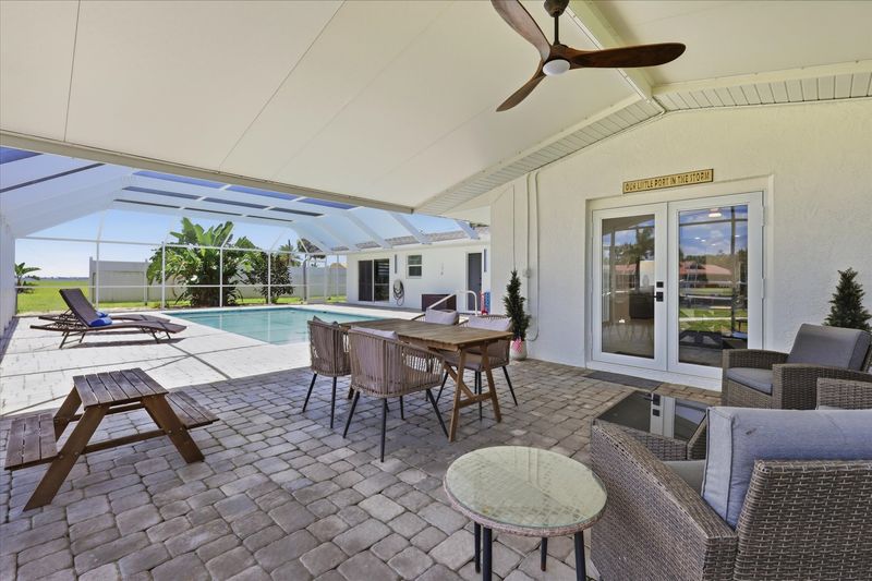 Huge outdoor living space with fantactic view of Peace River