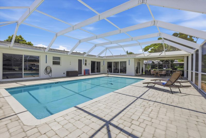 Sparkling pool. 30' x 15' x 5.5'D