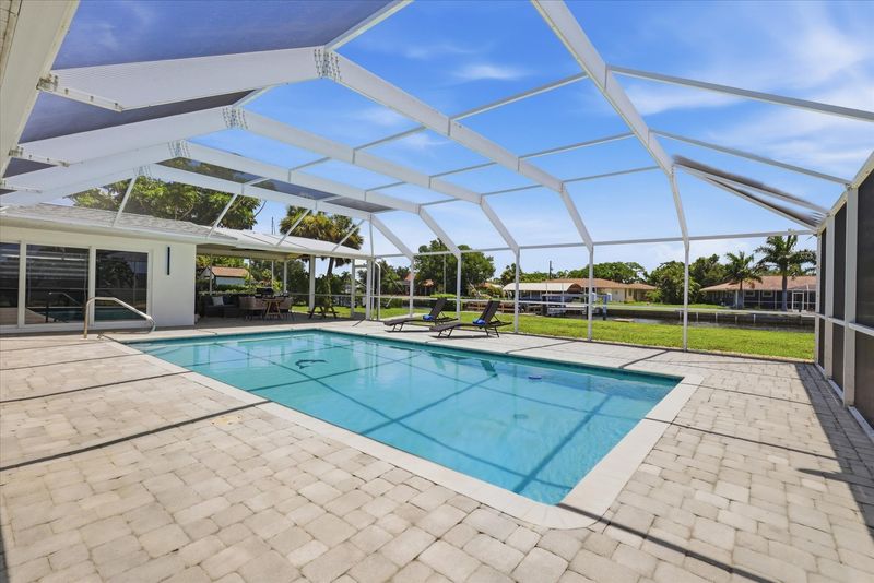 Sparkling pool. 30' x 15' x 5.5'D