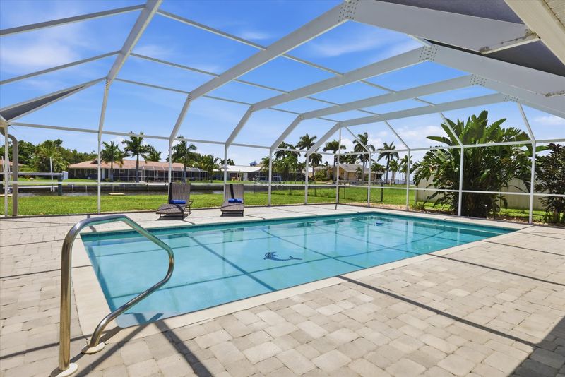Sparkling pool. 30' x 15' x 5.5'D
