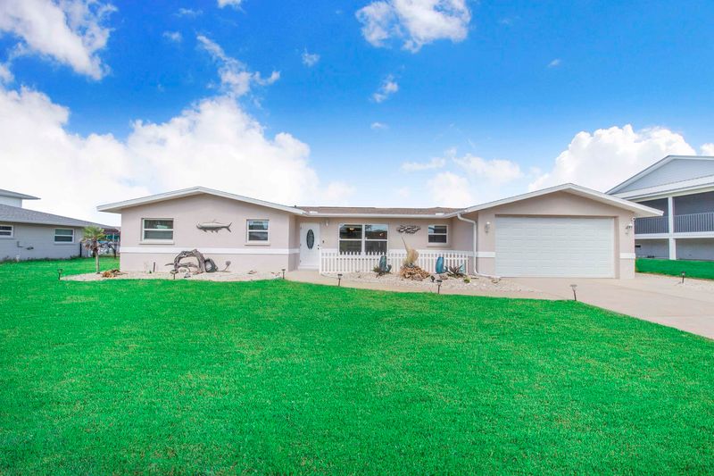 Beautiful 3 bedroom, 2 bathroom waterfront home with private pool & spa on Lemon Bay in Englewood