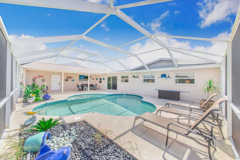 Sparkling pool overlooking the canal. Pool size: 23' x 12' x 5.5'