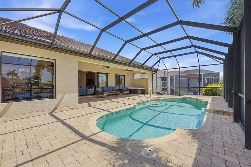 Sparkling private pool and hot tub
