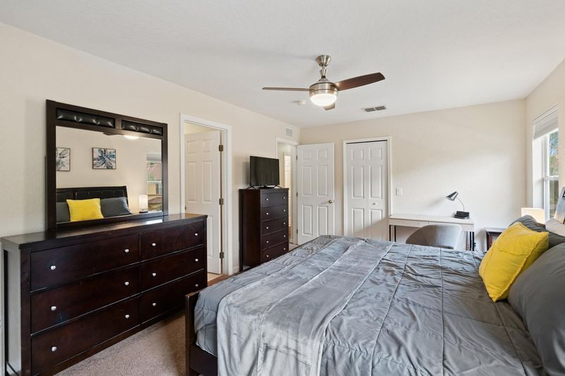 Master King Bedroom 2 Upstairs 32" Roku TV