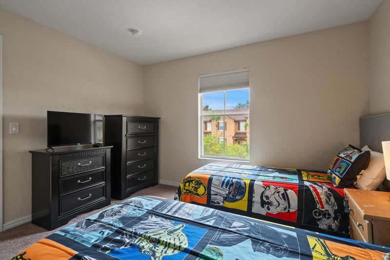 Two Twins Bedroom 3 Upstairs 32" Roku TV 
Star Wars Theme
