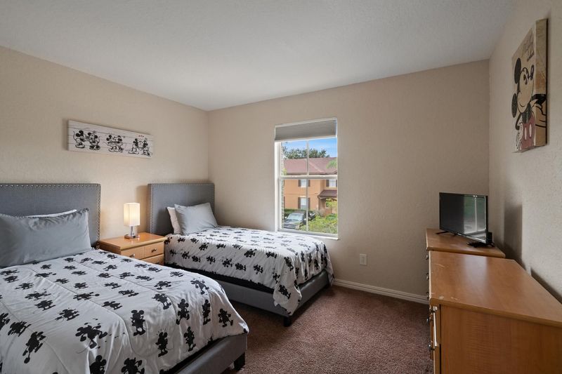 Two Twins Bedroom 4 Upstairs 24" Roku TV Mickey Theme