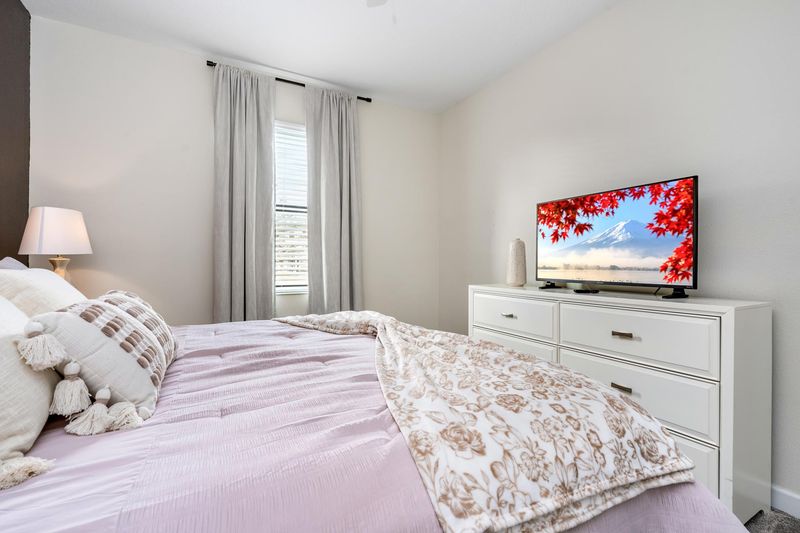 King Bedroom 2 Downstairs Shared Bathroom 42" Roku TV