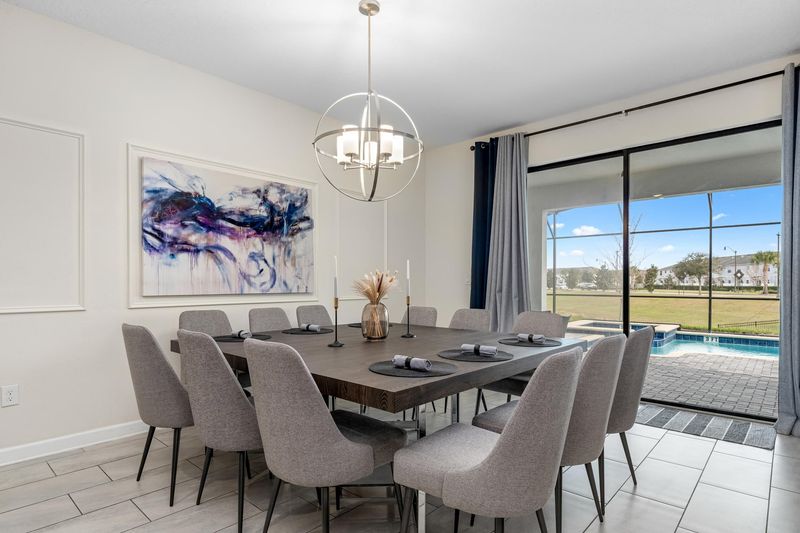 Dining Seats 12