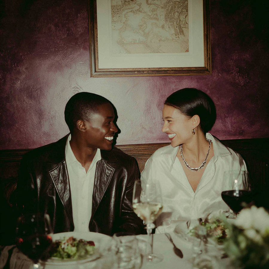 couple_having_dinner_in_a_classy_restaurant