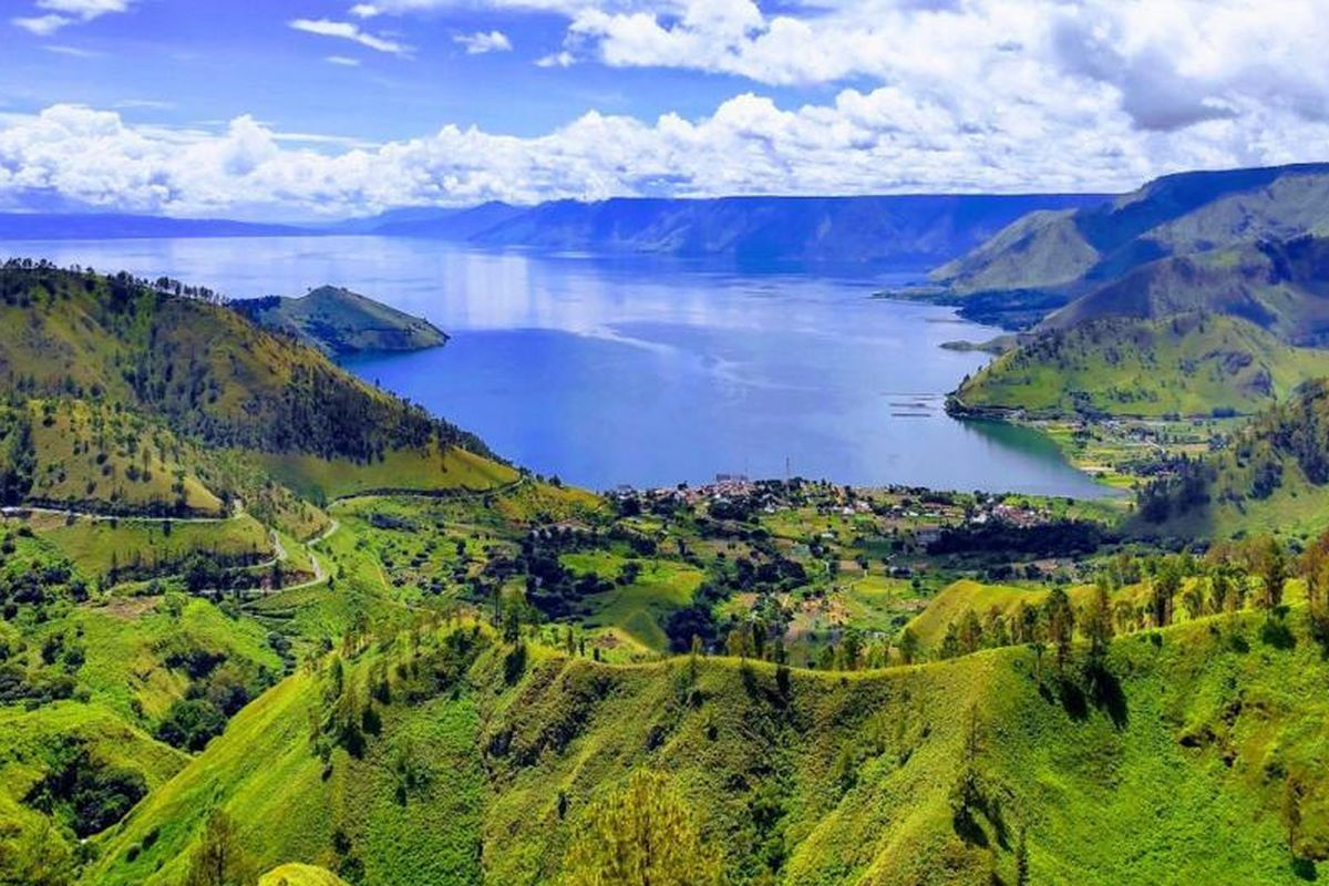 Image of: 10 Tempat Liburan Terkenal di Sumatera Utara yang Wajib Dikunjungi