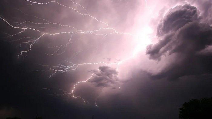 12 Cara Memahami Sebaran Hujan dan Petir di Jabodetabek