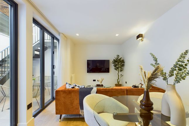 Mews Apartment, Malvern Road