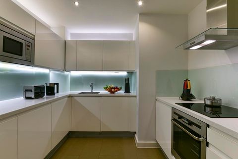 Canary Wharf Residence — photo 14
