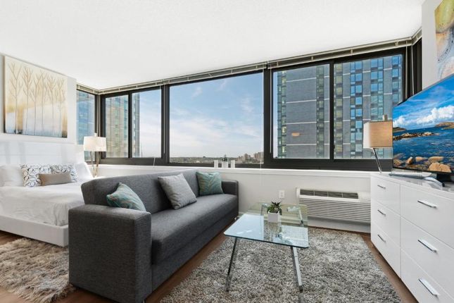 GLS Downtown Jersey Suites