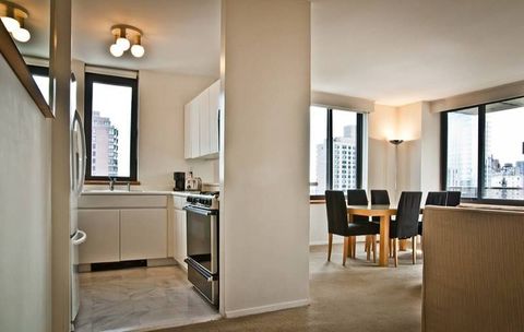 The M at Manhattan — photo 10