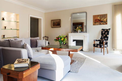 Eiffel Tower Residence — photo 2