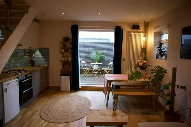 Inviting & Secluded 1BD House w/ Patio – Peckham!