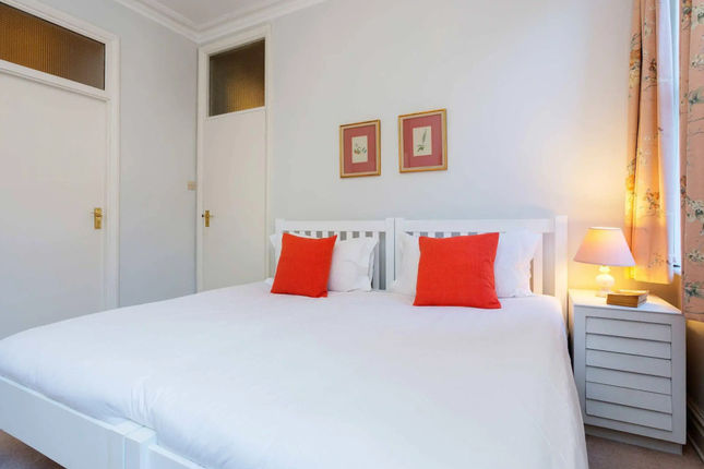 Veeve Apartment Cheyne Row Chelsea