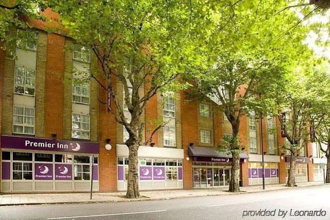 Gate House Apartments, TowerBridge