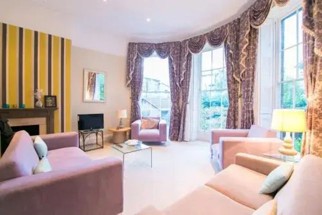 Bridge House Canary Wharf Apartments