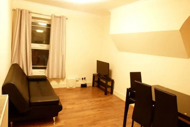 SS Property Hub – Canary Wharf Apartment