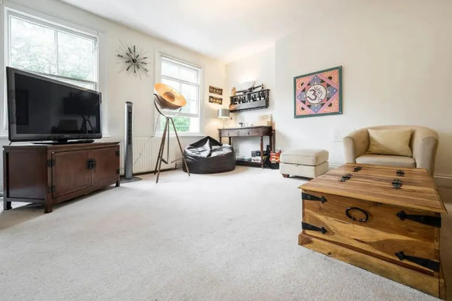 Stylish 2 Bed Sleeps 4 Apartments