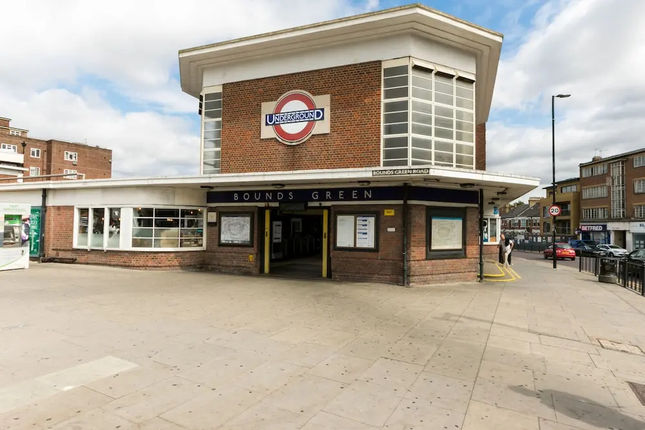 Skyvillion Embassy Court – London
