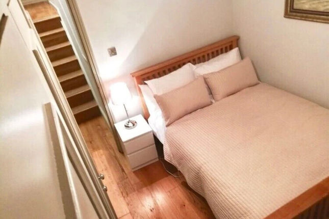 2 Bed Earls Court Hfs14
